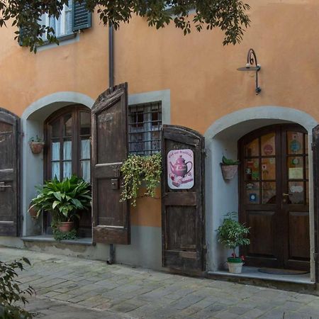 לינה וארוחת בוקר מונטה קארלו Antica Casa Dei Rassicurati מראה חיצוני תמונה