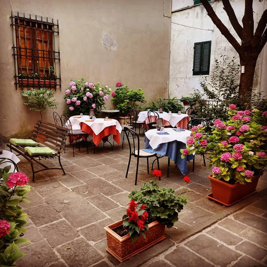 לינה וארוחת בוקר מונטה קארלו Antica Casa Dei Rassicurati מראה חיצוני תמונה