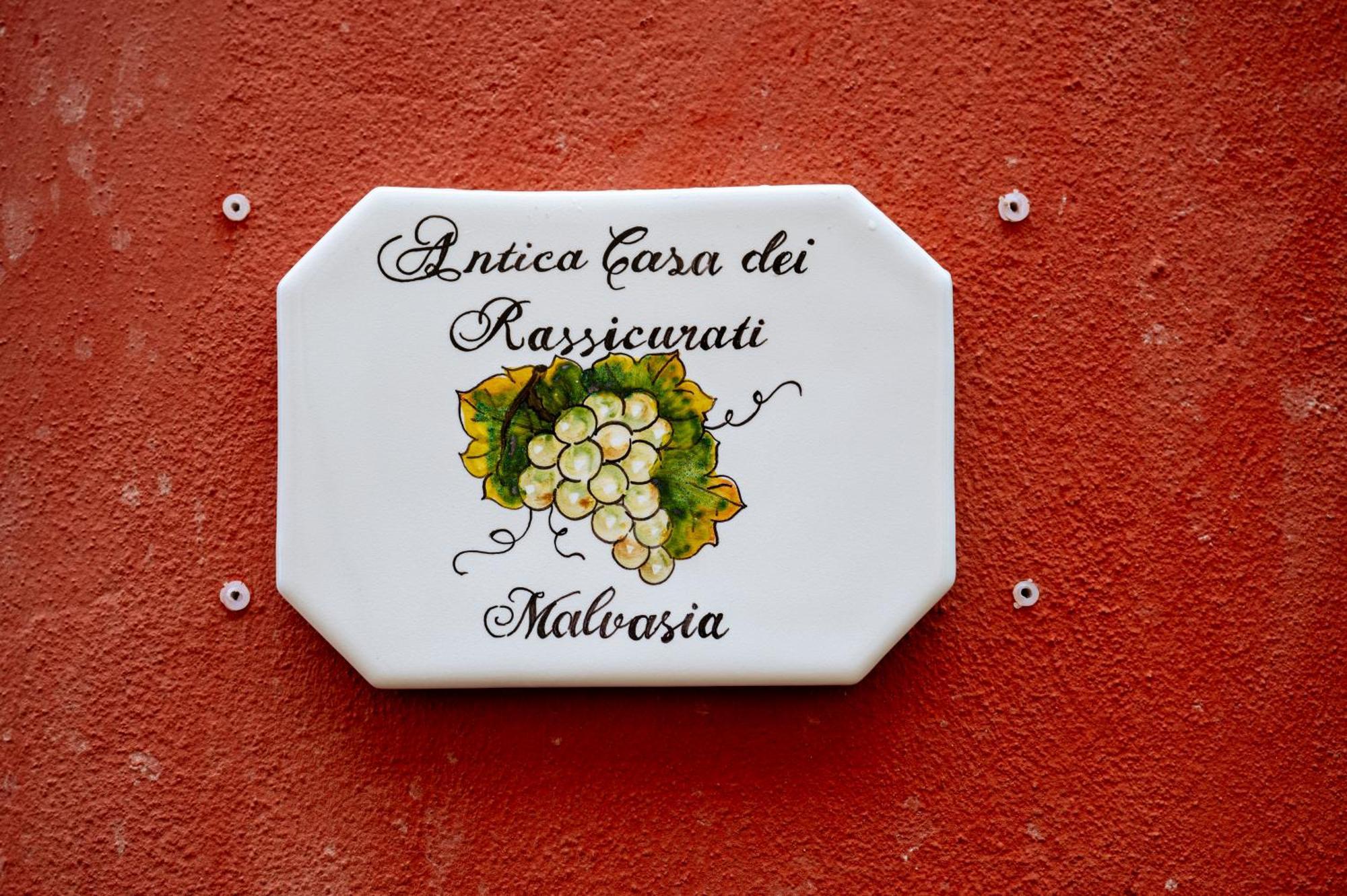 לינה וארוחת בוקר מונטה קארלו Antica Casa Dei Rassicurati מראה חיצוני תמונה